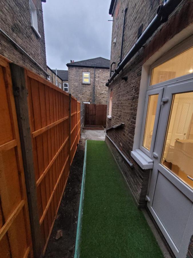 Spacious 2 Bedroom House In Central London With Garden Kültér fotó